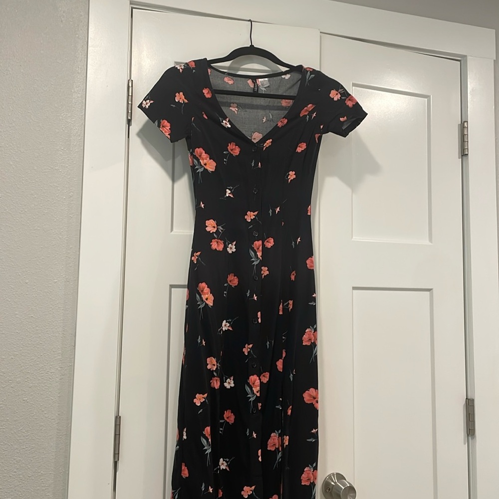 Women’s maxi dress.